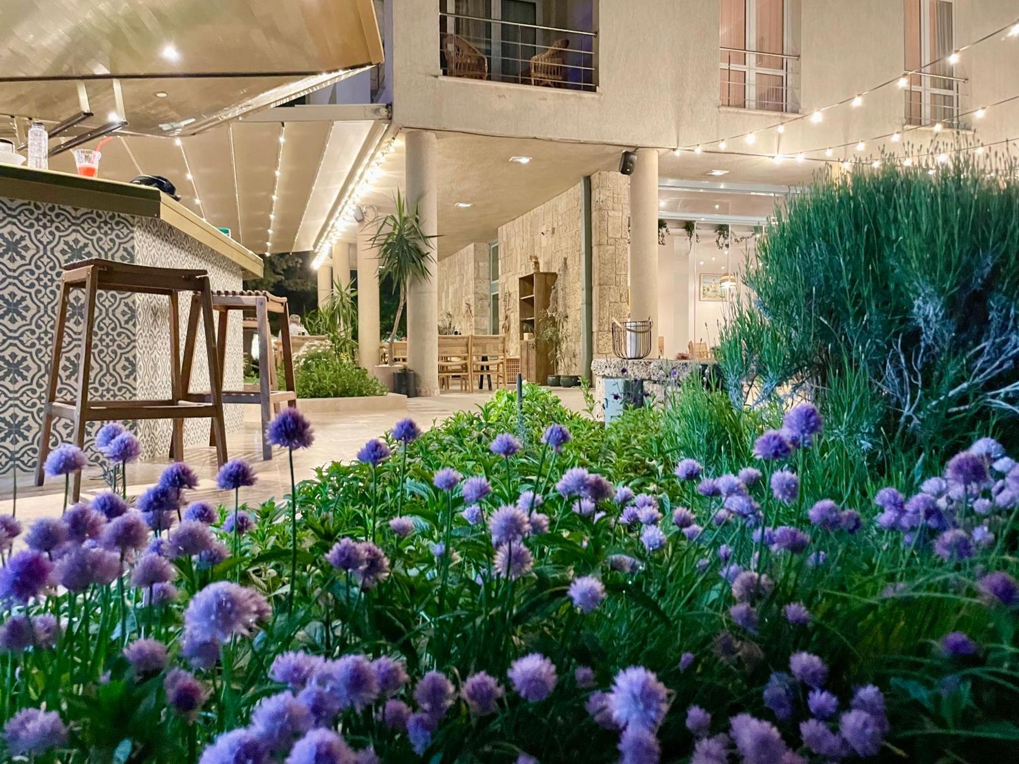 Hotel Carmen Eforie Bagian luar foto